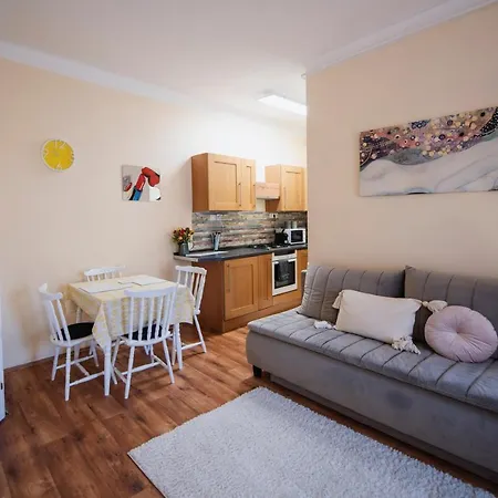 Heart Of Free Parking Apartman